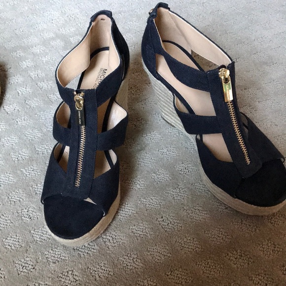 Michael kors wedges - Picture 2 of 4